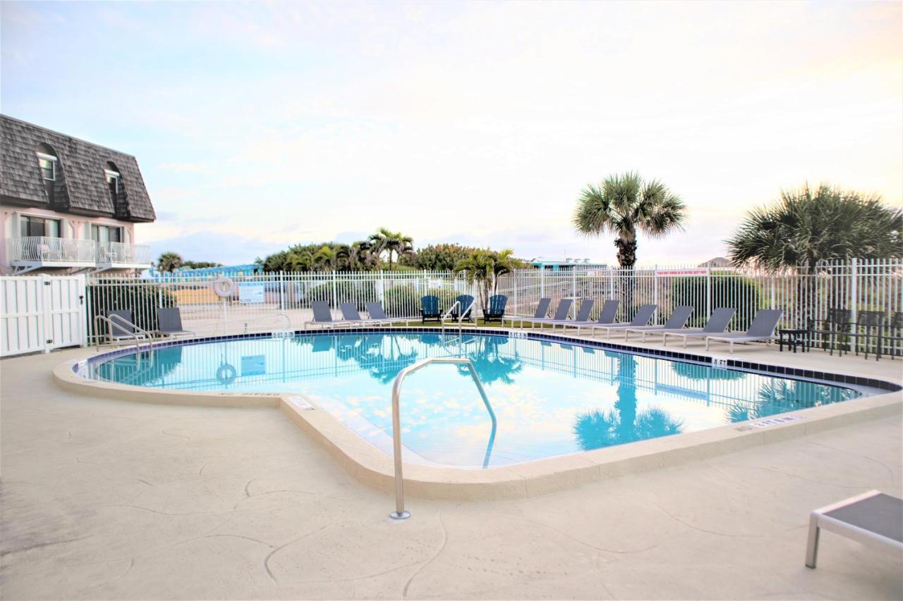 Chateau By The Sea Cocoa Beach Exterior foto